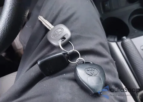 2011 Toyota Rav4 z USA, uszkodzony, nr VIN 2T3BF4DV6BW089902